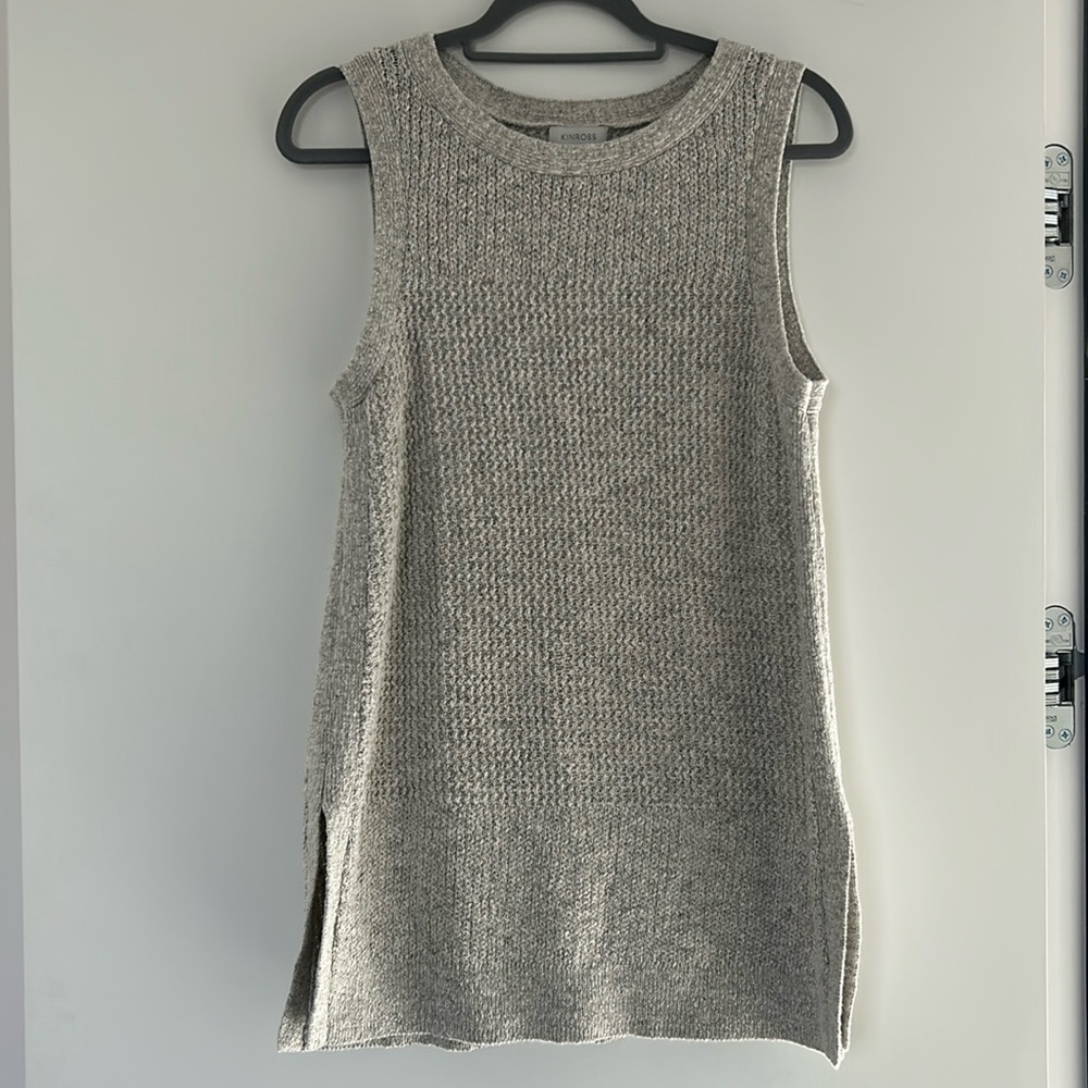Kinross Sleeveless Scoop-Neck Knit Tunic in Heathered Gray
